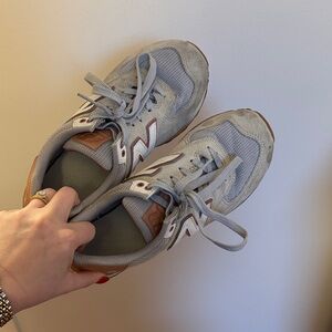 New balance Women’s 574, size 8